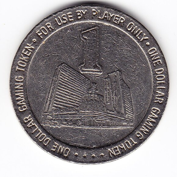 1989 Four Queens Hotel & Casino Las Vegas $1 Gaming Token 38mm (b14) - Picture 2 of 2